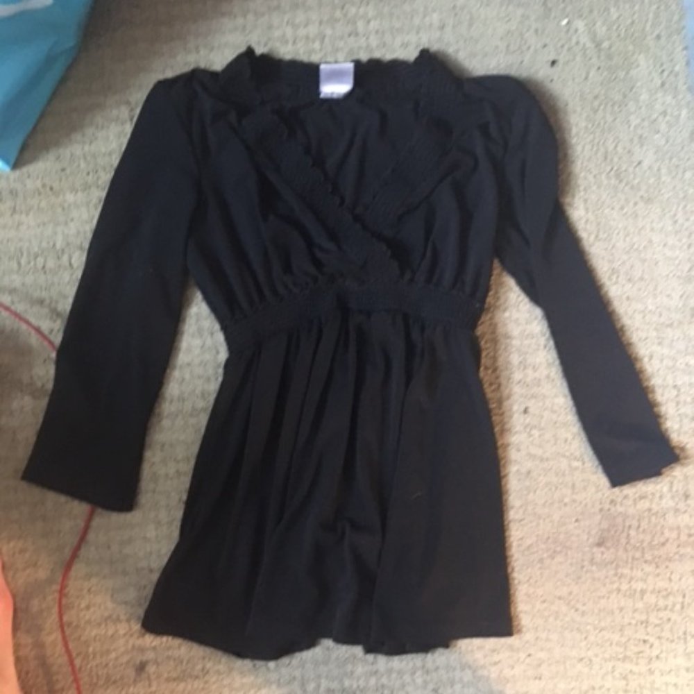 Motherhood Maternity Black Maternity V-Neck Shirt Size Small